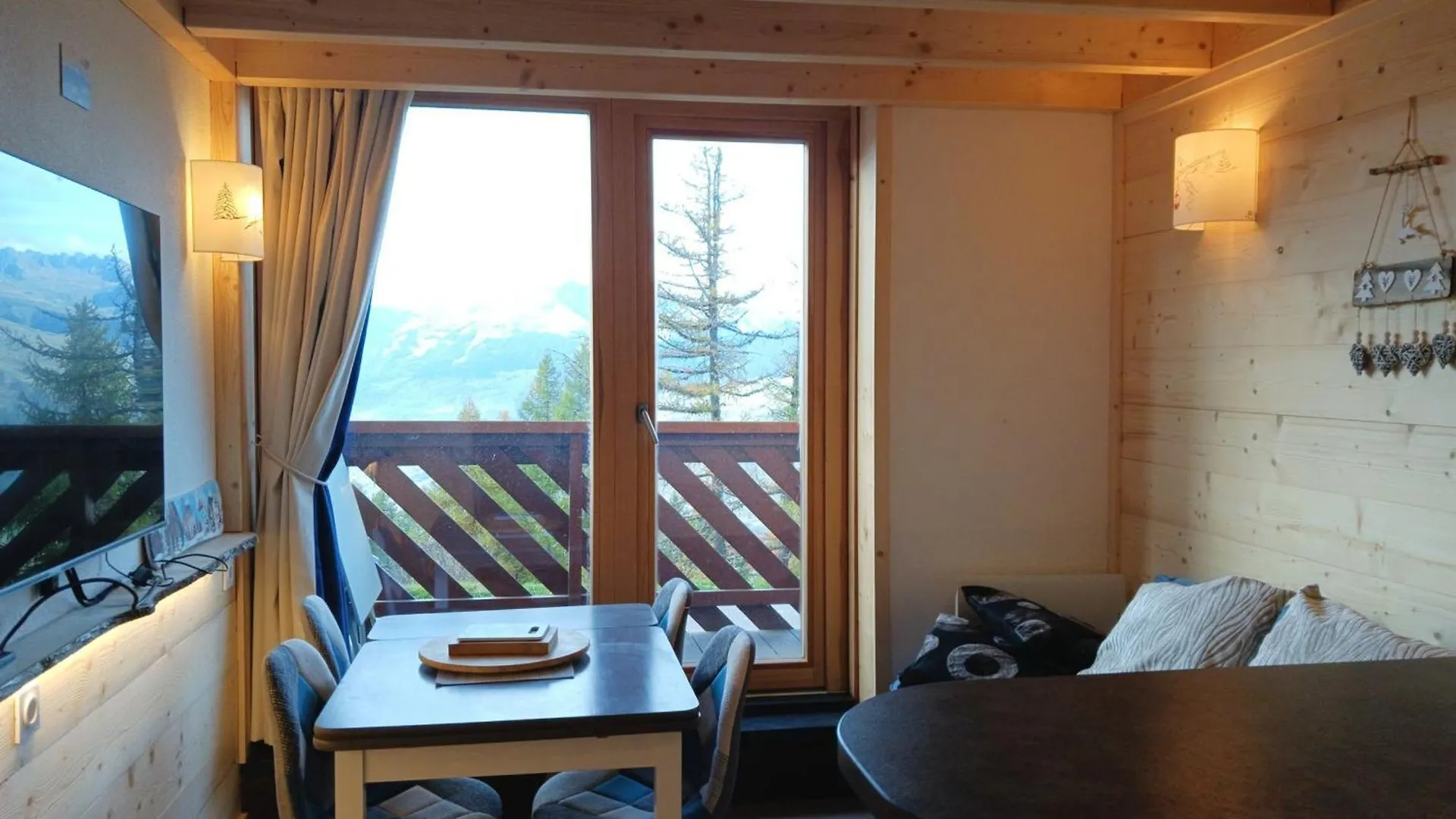 Appartement Cosy 3 Pieces Pour 6 Pers. Au Centre De Vallandry, Pres Des Pistes Et Commerces - Fr-1-411-880